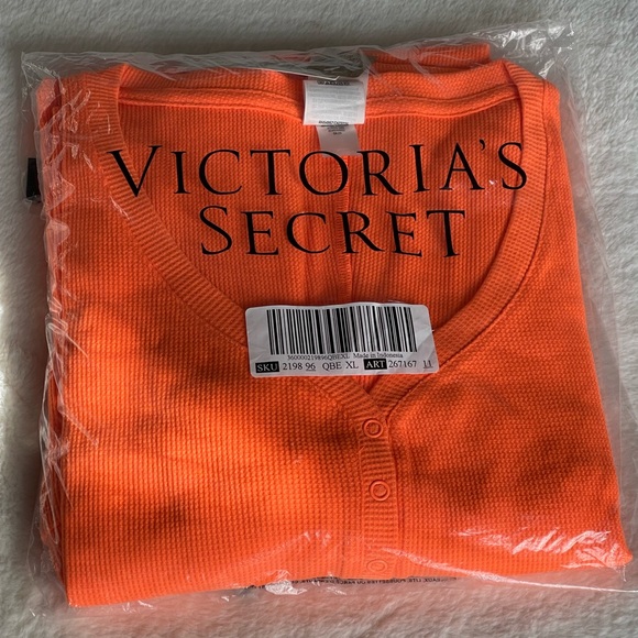 XL VS PINK Halloween Jack-O-Lantern Thermal Sleep Onesie in HALOGEN ORANGE - Picture 3 of 4